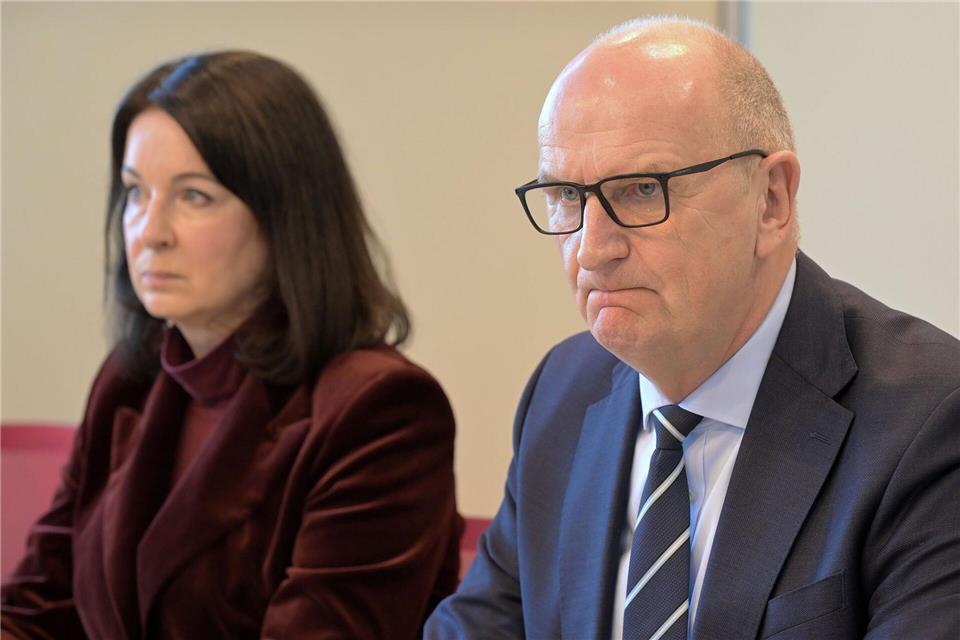 Bei der Krankenreform des Bundes dringen Ministerpräsident Dietmar Woidke (SPD) und Gesundheitsministerin Britta Müller (BSW) auf Änderungen, um die Gesundheitsversorgung in ländlichen Regionen nicht zu gefährden.Michael Bahlo/dpa