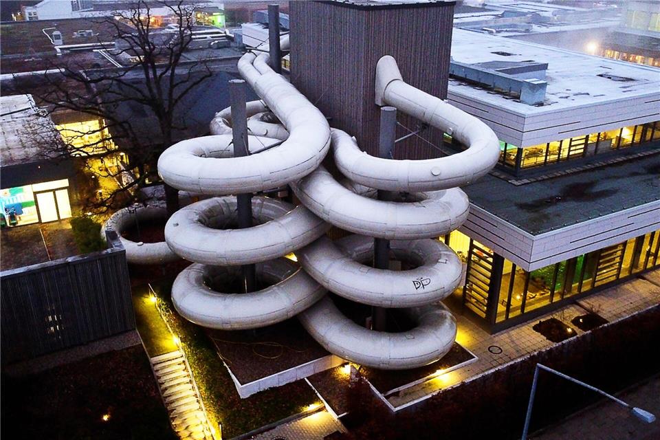 Bei der Norddeutschen Wasserrutschen-Meisterschaft in der Salztherme Lüneburg (Salü) treten Profis und Amateure an. Jörn Hüneke/dpa