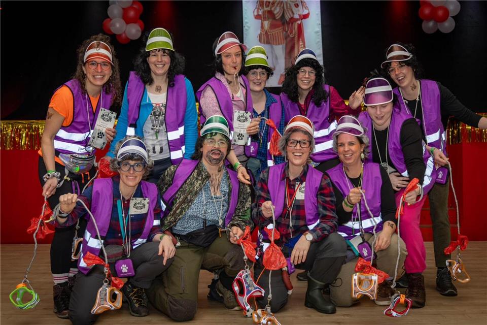 Bei der „Schräglage“ hatte sich der Stammtisch gute Chancen auf den Sieg beim Kostümwettbewerb erhofft.