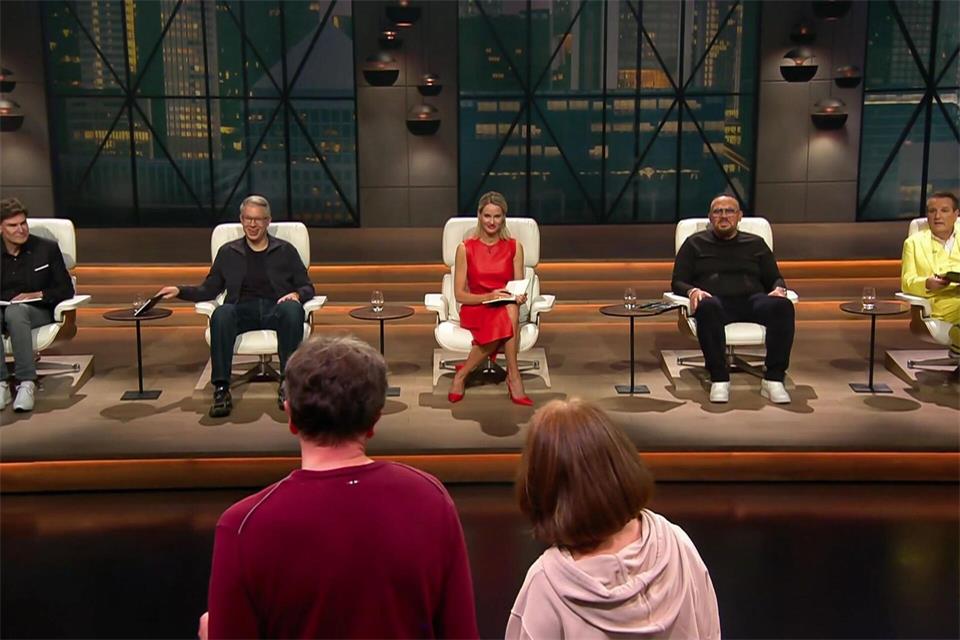 Bei der Show treten Gründer mit einer Geschäftsidee oder einer Erfindung vor die „Löwen“ und hoffen, dass die Investoren Geld locker machen, um bei ihren Start-ups einzusteigen.-/RTL/dpa