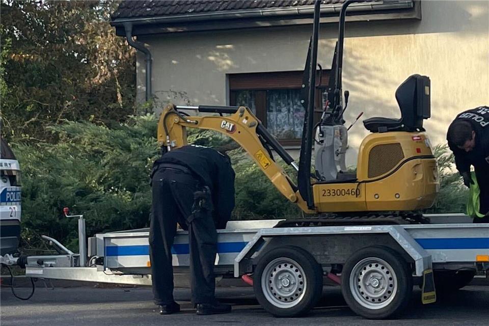 Bei der Suche nach Beweismitteln im Fall Rebecca setzte die Polizei auch einen Bagger ein. Sarah Knorr/dpa