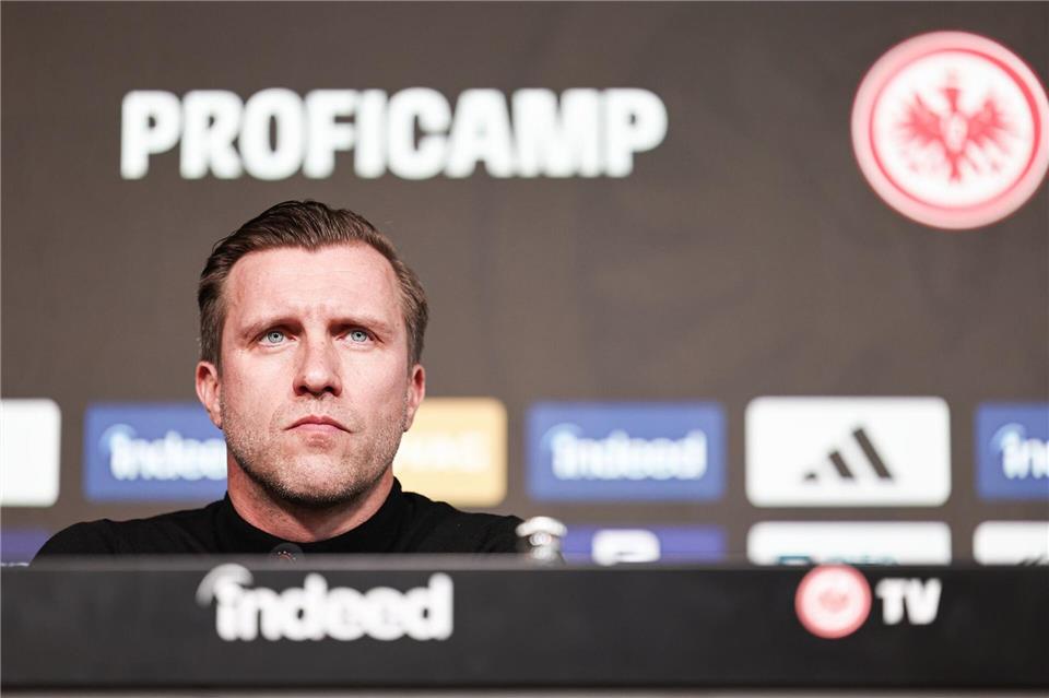 Bei der Trainersuche gefordert: Eintracht-Vorstand Markus Krösche. Hannes P. Albert/dpa