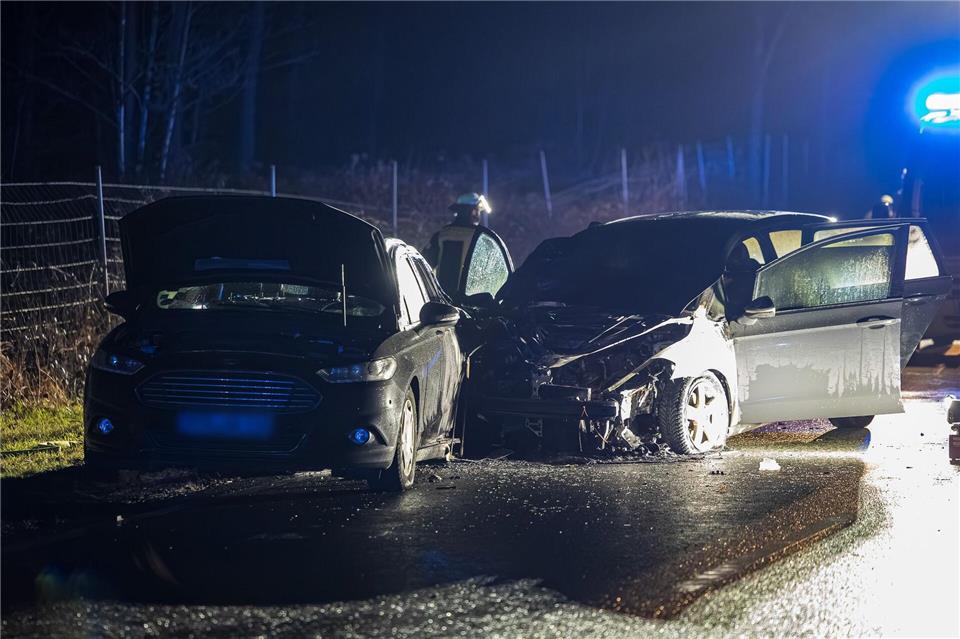 Bei der Unfallserie wurden insgesamt sechs Menschen verletzt.-/5VISION.NEWS/dpa