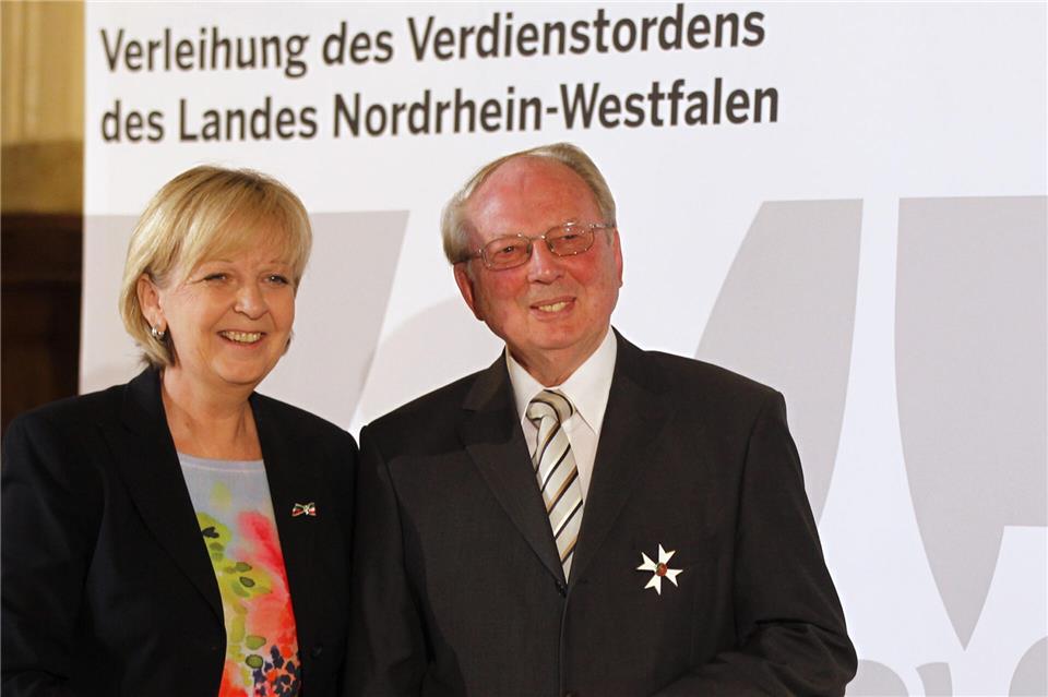 Bei der Verleihung des Verdienstordens. 