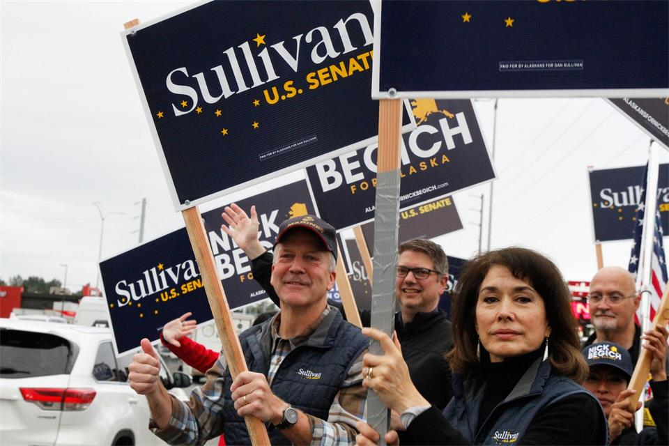 Bei der Vorwahl in Alaska traten gleich zwei Republikaner namens Sullivan an. (Archivbild)Mark Thiessen/AP/dpa