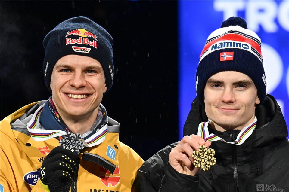 Bei der WM holte Wellinger Silber und Lindvik Gold.Hendrik Schmidt/dpa