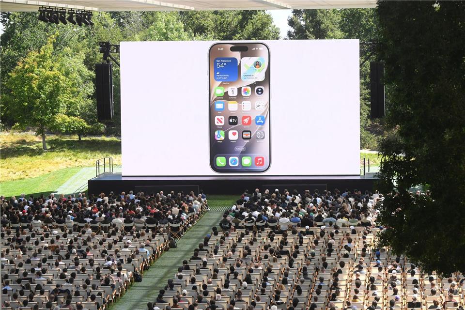 Bei der WWDC gibt Apple traditionell einen Ausblick auf kommende Software und Dienste.Noah Berger/FR34727 AP/AP/dpa
