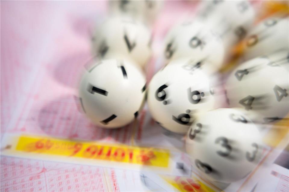 Bei der Ziehung von Lotto 6aus49 wurden gleich mehrere Millionengewinne in Bayern erzielt. (Symbolbild)Tom Weller/dpa