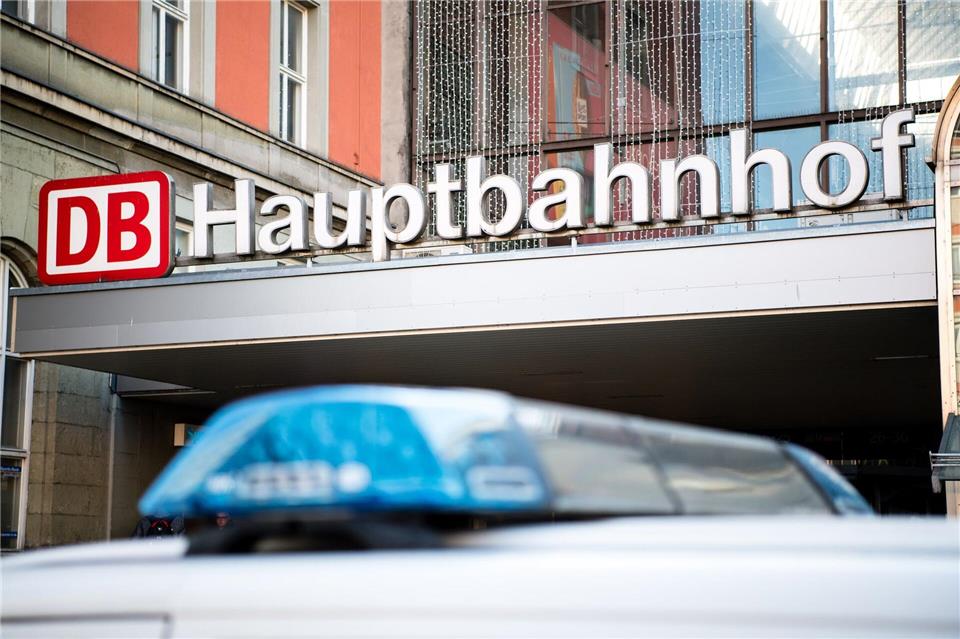 Bei der Zusammenführung der Familie hat die Bundespolizei geholfen. (Symbolbild)Matthias Balk/dpa
