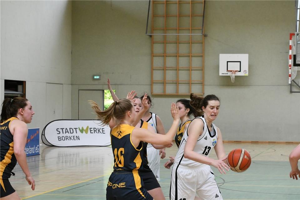 Bei der deutlichen 23:57-Niederlage in Rheinberg erzielte Patricia Holdschlag sechs Punkte für den RSV Borken.