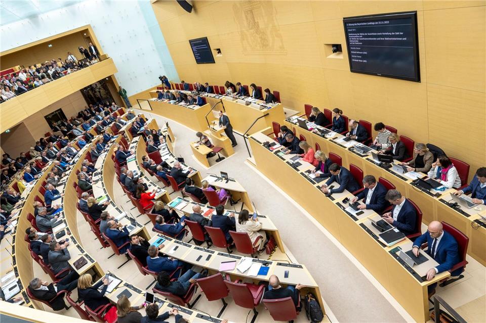 Bei der letzten Sitzung vor der Sommerpause kam es zum Eklat im bayerischen Landtag. (Archivbild)Peter Kneffel/dpa