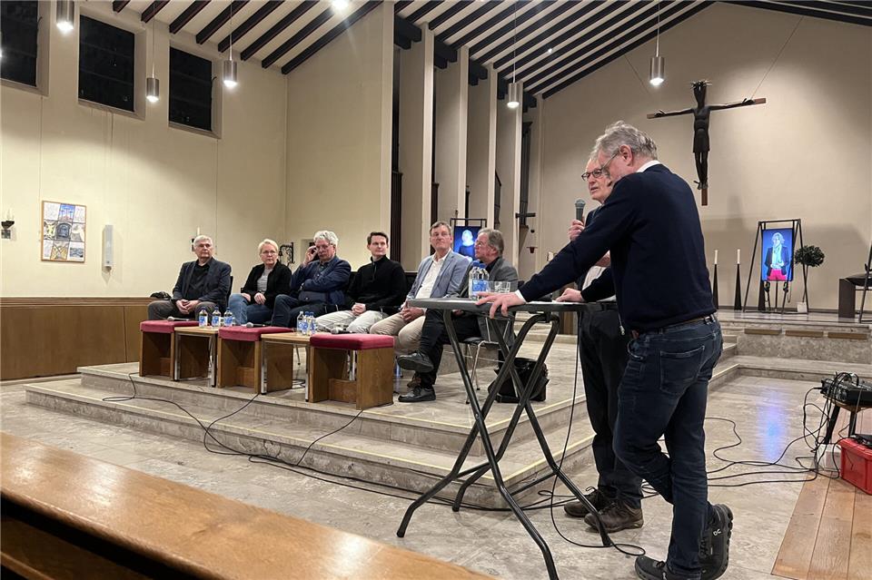 Bei einem Expertengespräch wurde über die Zukunft von Kirchengebäuden gesprochen, die nicht mehr als Kirche genutzt werden sollen - wie etwa auch die Christus-König-Kirche in Gemen selbst.