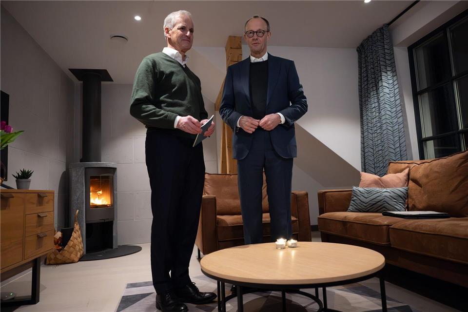 Bei einem Treffen von Merz, Støre und Carney soll es auch um ein milliardenschweres Rüstungsprojekt gehen. Soeren Stache/dpa