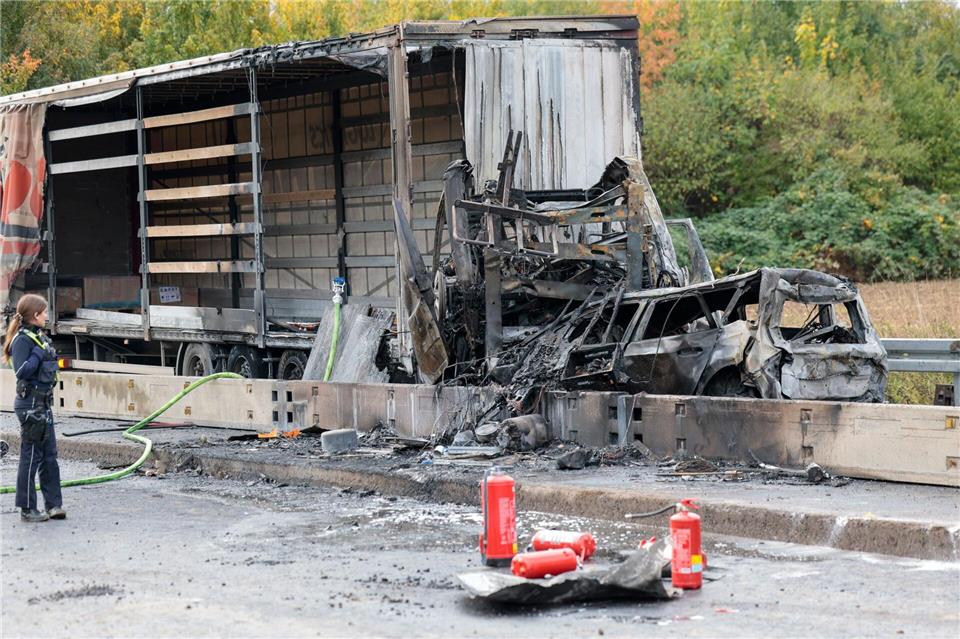 Bei einem Unfall auf der A59 bei Köln ist ein Mensch getötet worden.Thomas Banneyer/dpa