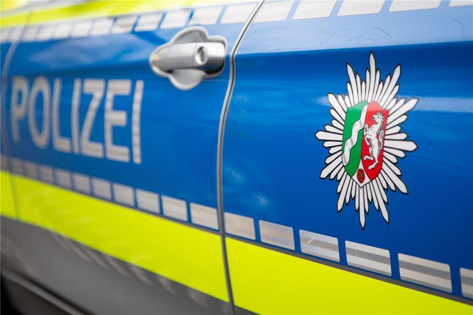 Bei einem Unfall in Velbert ist ein Radfahrer lebensgefährlich verletzt worden. (Symbolbild)Friso Gentsch/dpa