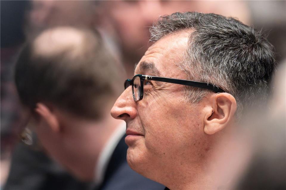 Bei einem sicherheitsrelevanten Vorfall wurde ein verdächtiger Gegenstand gefunden. (Foto-Archiv) Silas Stein/dpa