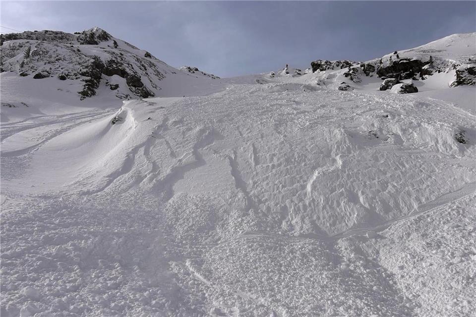 Bei einer Abfahrt nahe einer Staumauer kam ein Deutscher in Österreich ums Leben. (Symbolfoto)Zoom.Tirol/APA/dpa