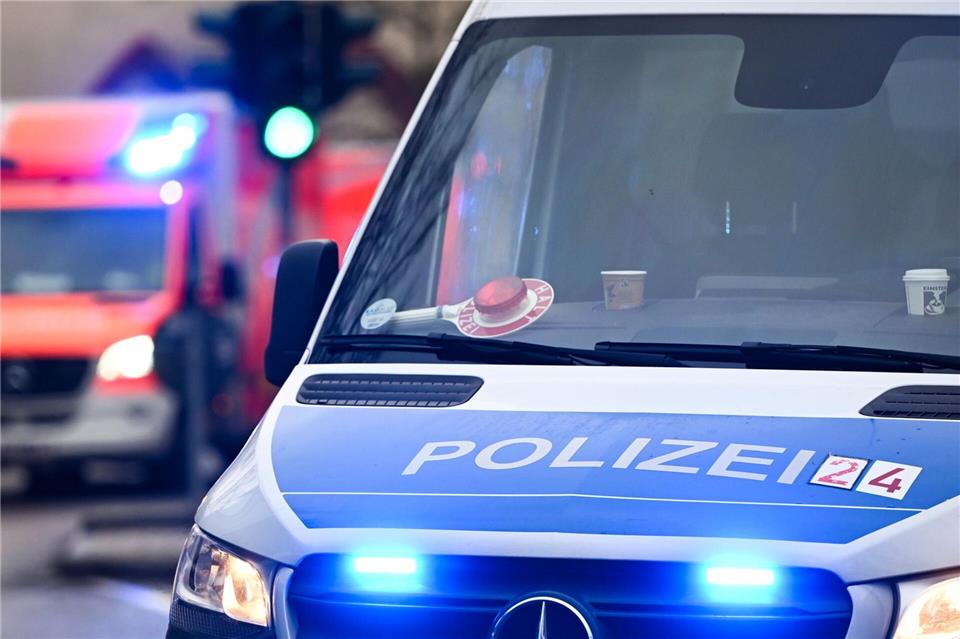 Bei einer Auseinandersetzung in Lüneburg sind zwei Männer verletzt worden. (Symbolbild)Jens Kalaene/dpa