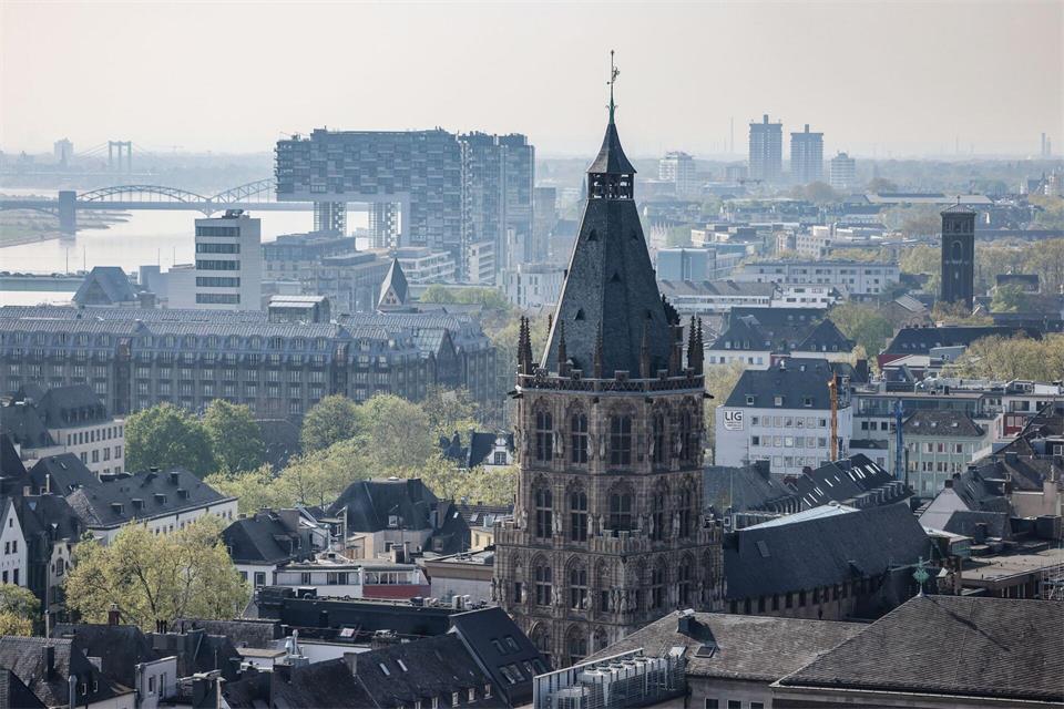 Bei einer Festveranstaltung erinnert die Stadt Köln an die Verdienste ihres früheren Oberbürgermeisters Konrad Adenauer. (Archivbild)Oliver Berg/dpa