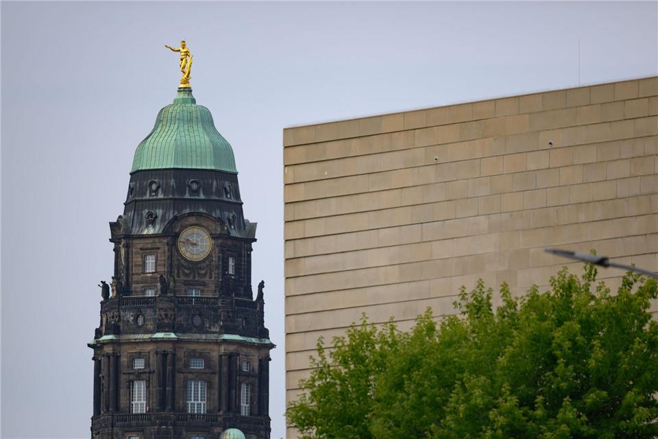 Bei einer Führung können Interessierte die Dresdner Synagoge von innen sehen. (Archivbild)Robert Michael/dpa