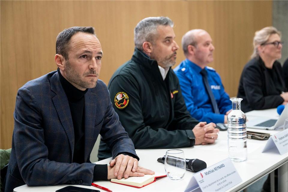 Bei einer Pressekonferenz gaben die Ermittler Details zu dem Feuer bekannt.Alessandro Della Valle/KEYSTONE/dpa