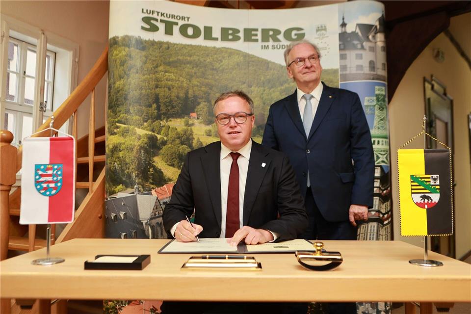 Haseloff und Voigt fordern neues Programm für Kulturgüter  Bei einer gemeinsamen Kabinettssitzung im Harz vereinbarten die Landesregierungen von Thüringen und Sachsen eine engere Zusammenarbeit. Matthias Bein/dpa