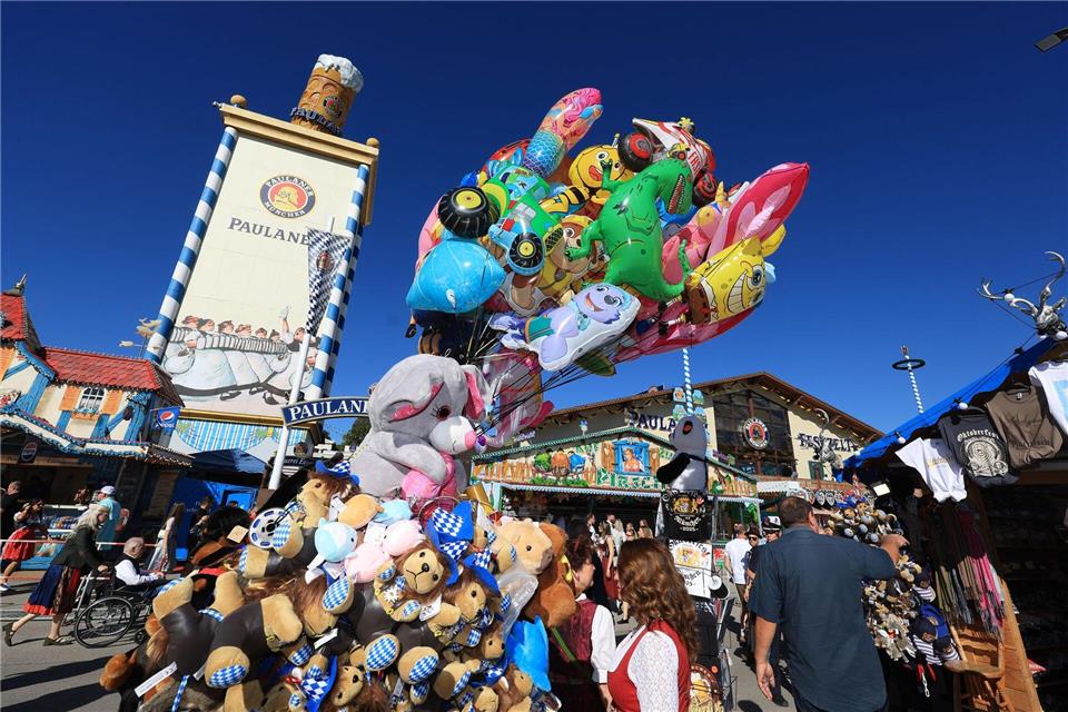 Bei strahlendem Sonnenschein begann das Oktoberfest.Karl-Josef Hildenbrand/dpa