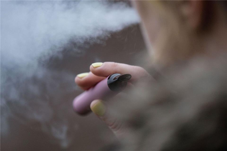 Bei synthetischen Opioiden wie Fentanyl oder Nitazenen liegt die wirksame Dosis oft nah an der tödlichen. (Symbolbild)Marijan Murat/dpa