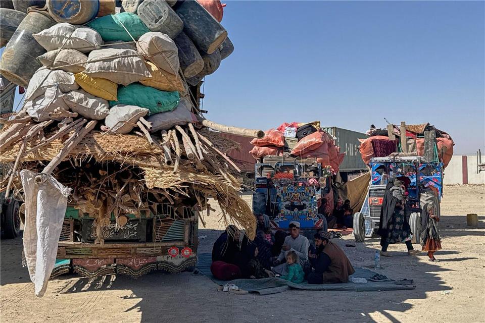 Afghanistan und Pakistan melden Dutzende Tote bei Gefechten Beide Staaten geben sich gegenseitig die Schuld.Uncredited/AP/dpa