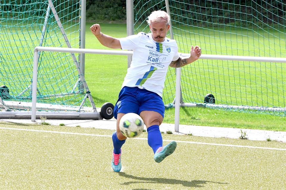 Beim 3:1-Erfolg in Deuten brachte Dennis Schwager den RSV Borken mit 1:0 in Führung.