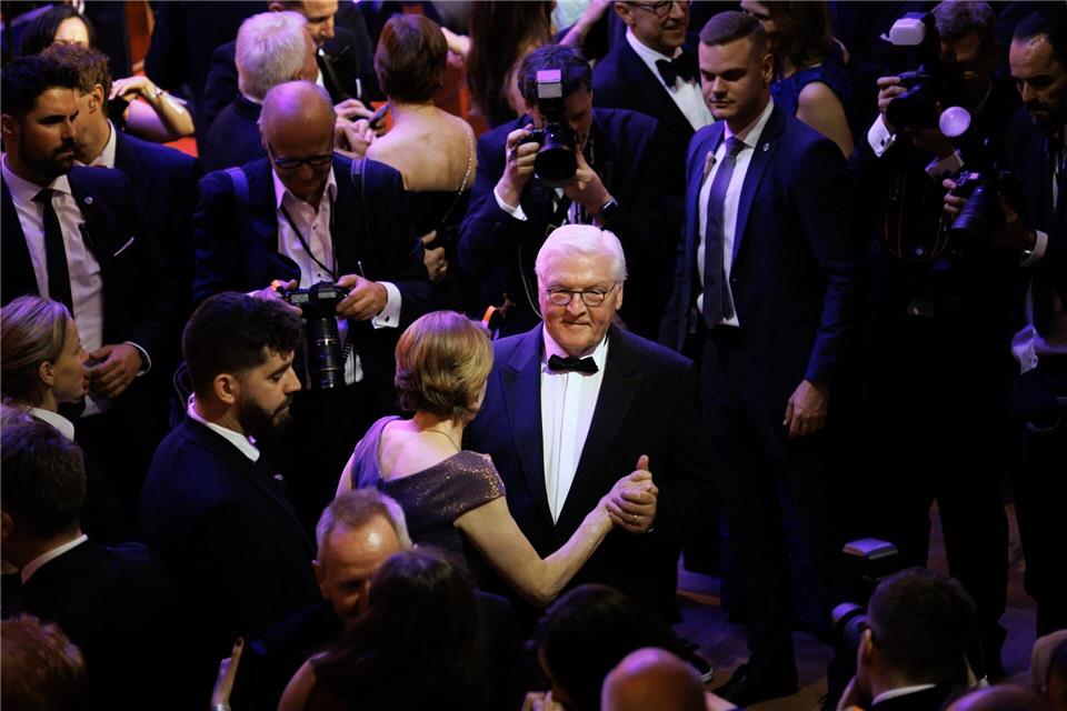 Beim 73. Bundespresseball am Freitagabend wird Bundespräsident Steinmeier zum Eröffnungstanz erwartet. (Archivbild)Carsten Koall/dpa