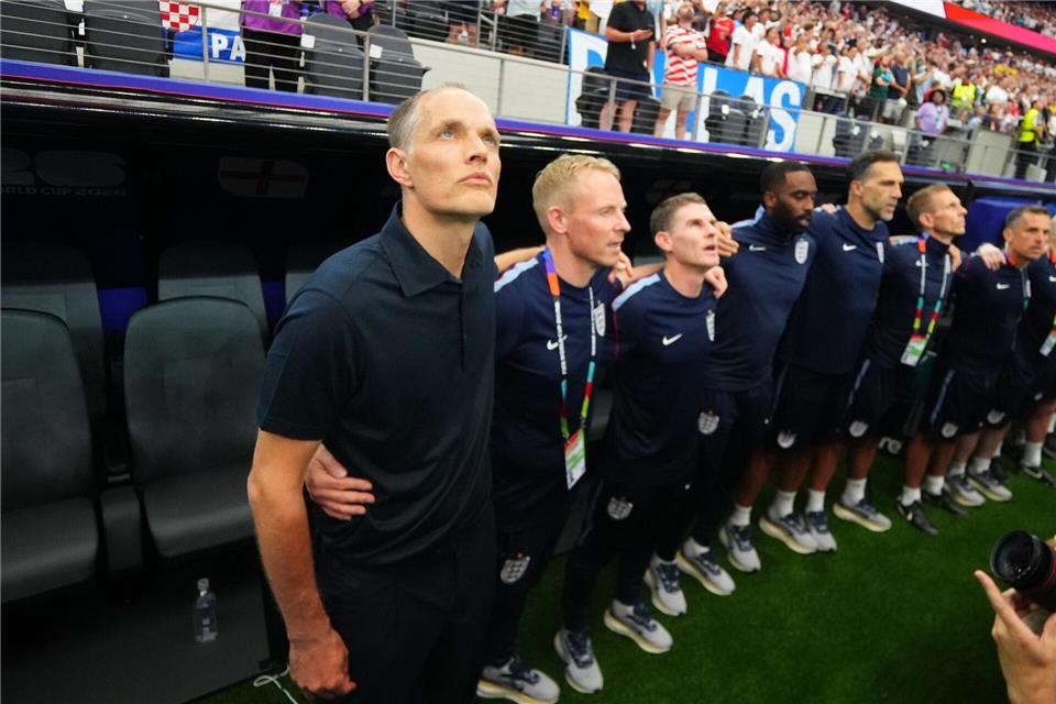 Beim Abspielen der Nationalhymne hatte Tuchel ein Problem.Julio Cortez/AP/dpa