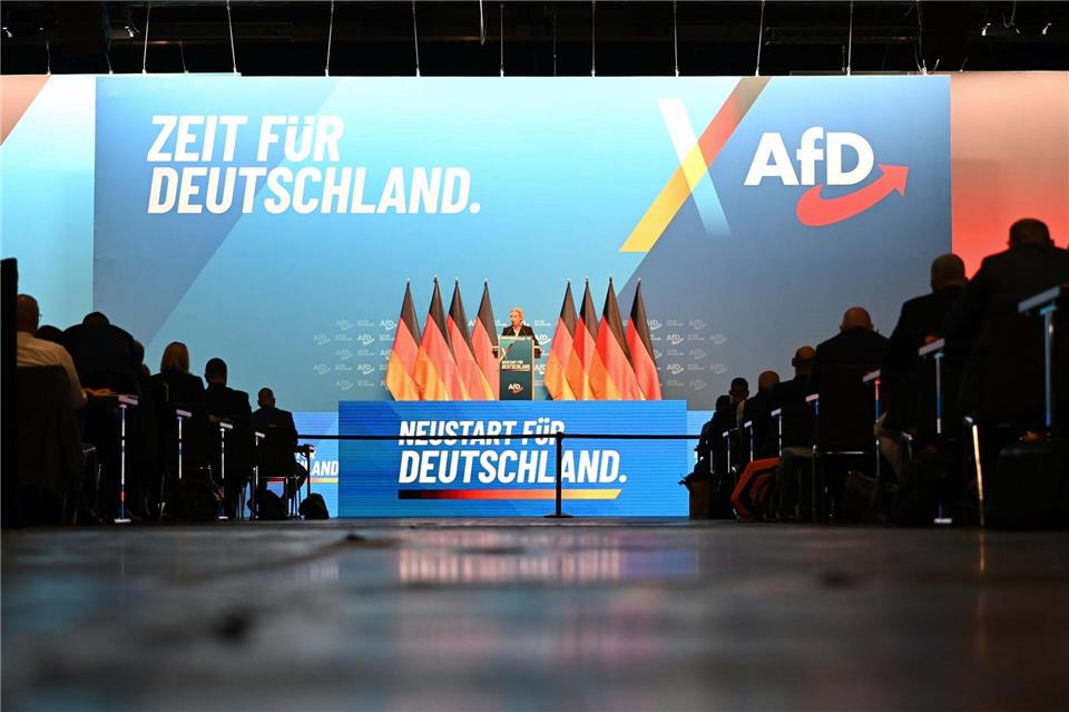 Beim AfD-Bundesparteitag wurde beschlossen, dass auch auf Landesebene Delegiertenparteitage ab 8.000 Mitgliedern durchgeführt werden können. Katharina Kausche/dpa