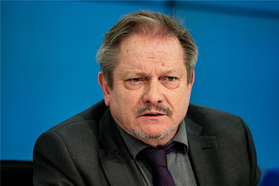 Beim Auszählen der Stimmen der Bundestagswahl gab es nach Angaben von Landeswahlleiter Josef Nußbaum einzelne Abweichungen (Archivbild).Fabian Sommer/dpa