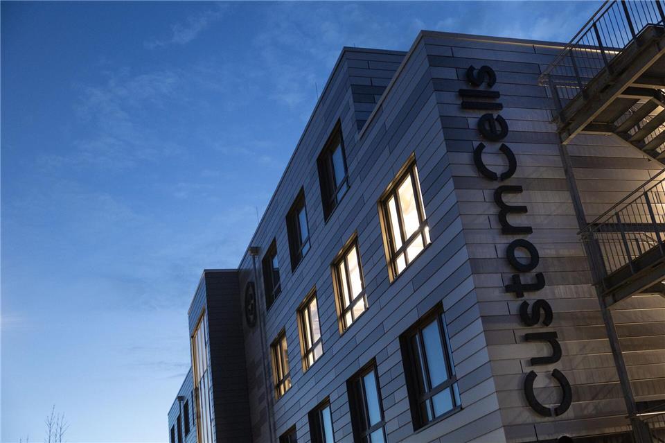 Beim Batteriehersteller CustomCells wurde die Mitarbeiterzahl von rund 230 auf 100 reduziert.Ulrich Perrey/dpa