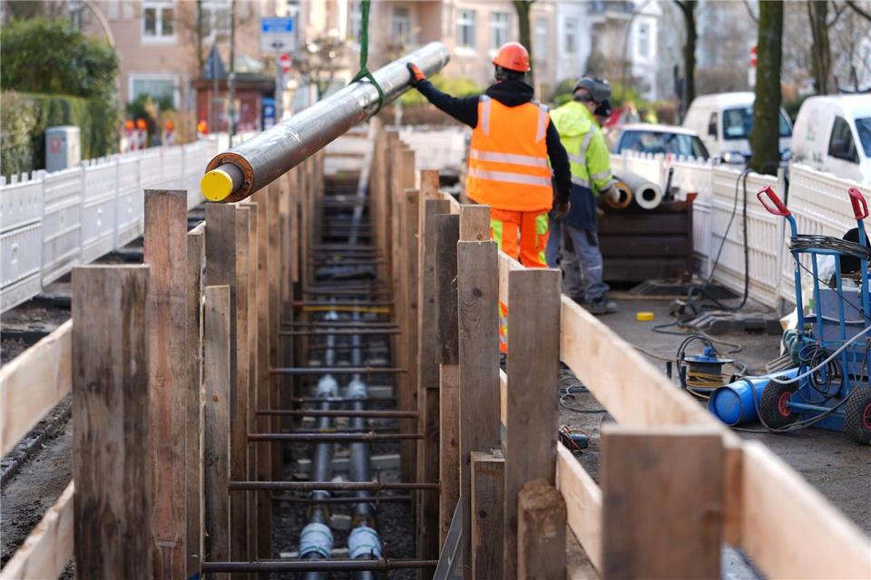 Beim Bau neuer Fernwärmeleitungen sind Verkehrsbeeinträchtigungen nicht vermeidbar. (Symbolbild)Marcus Brandt/dpa