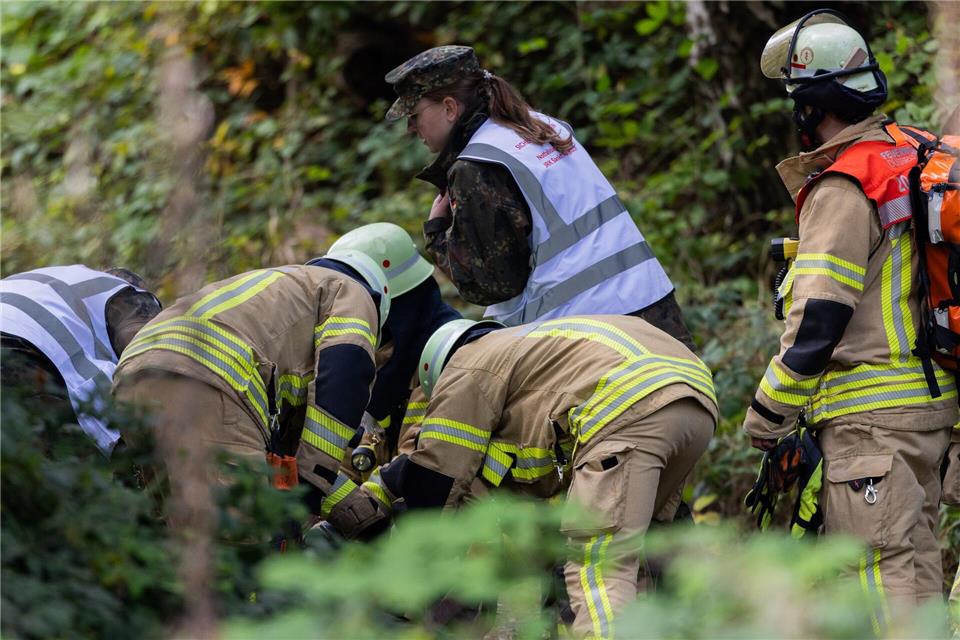 Beim Entzünden des Übungsfeuers sei es zu einer Verpuffung gekommen, sagte der Major.Rolf Vennenbernd/dpa