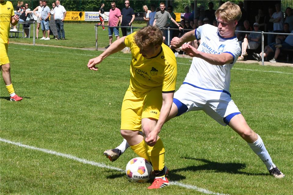 Beim FC Marbeck kamen Max Derksen (rechts, hier gegen Markus Hösing) und Westfalia Gemen II nicht über ein 2:2 hinaus.