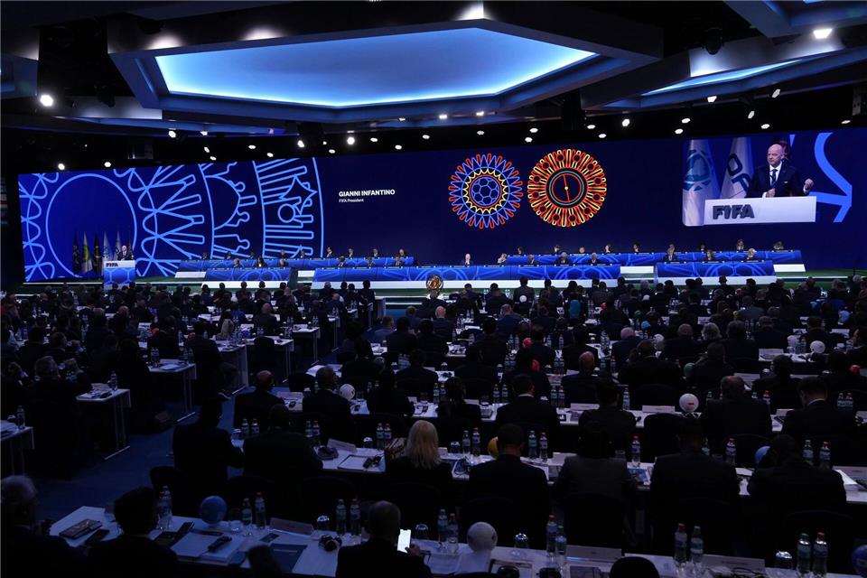 Beim FIFA-Kongress sorgt das Verhalten von FIFA-Chef Infantino für Kritik.Fernando Calistro/AP/dpa