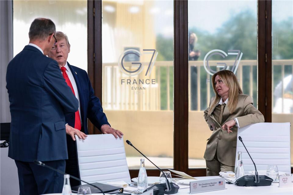 Beim G7-Gipfel in Évian gelang es den Europäern, Trump bei Laune zu halten - beim Nato-Gipfel könnte das schwieriger werden. (Archivbild)Evelyn Hockstein/Pool Reuters/AP/dpa