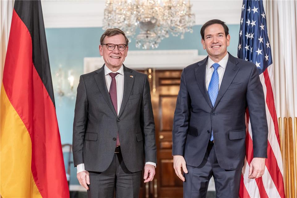 Beim Gespräch von Außenminister Johann Wadephul (l., CDU) mit seinem US-Kollegen Marco Rubio geht es auch um die Drohungen von US-Präsident Donald Trump gegen Grönland.Michael Kappeler/dpa