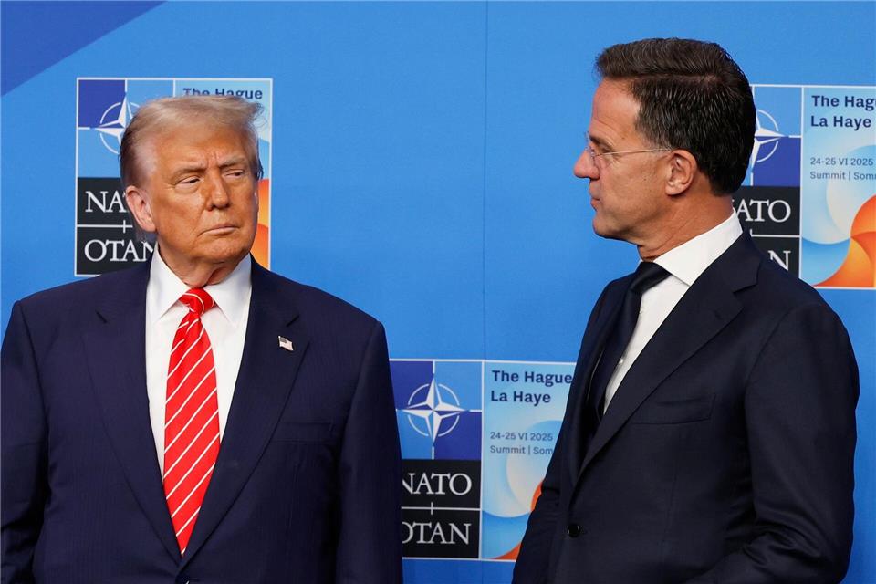 Beim Gipfel in Den Haag 2025 gelang es Nato-Generalsekretär Mark Rutte, den US-Präsidenten bei Laune zu halten. Klappt das auch in diesem Jahr? (Archivbild)Geert Vanden Wijngaert/AP/dpa