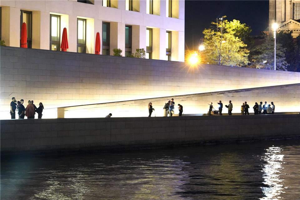 Schlägerei am Humboldt Forum: Mordkommission ermittelt Beim Humboldt Forum ist es erneut zu einer Auseinandersetzung mit Verletzten gekommen. (Symbolbild) Pierce Adler/dpa