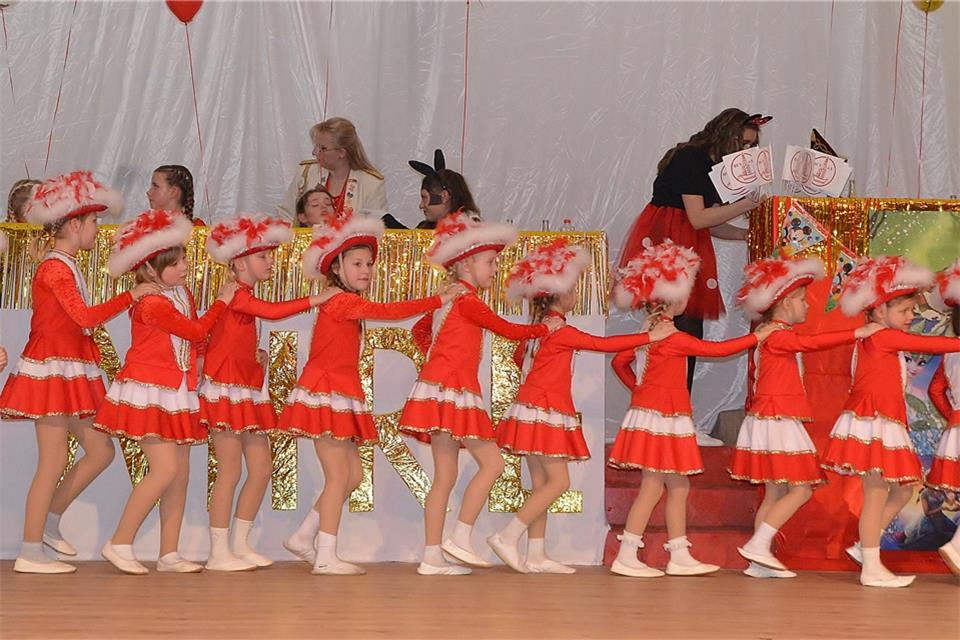 Beim Kinderkarneval des RCV haben alle Tanzgarden beim Publikum für gute Laune gesorgt.