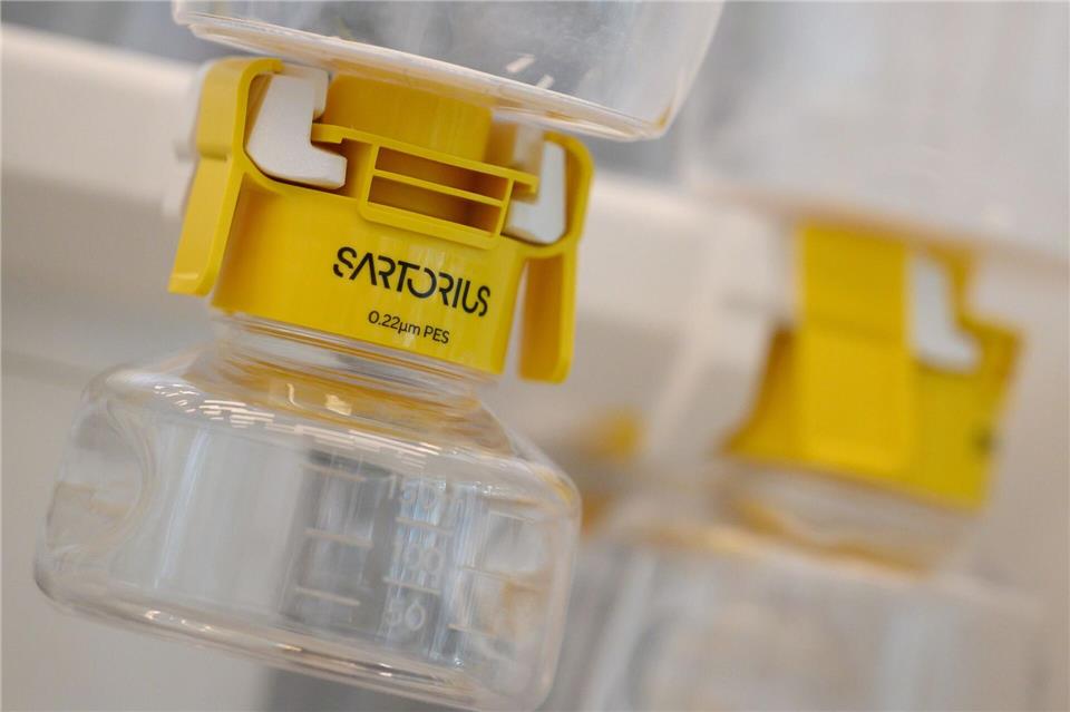 Beim Laborausrüster Sartorius steigt der Umsatz. (Archivbild)Swen Pförtner/dpa