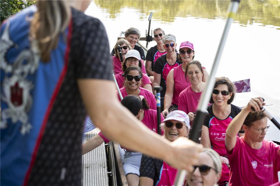 Beim „Pink Paddling“ des Brustzentrums Westmünsterland auf dem Pröbstingsee in Borken standen Gemeinschaft, Lebensfreude und gegenseitige Unterstützung im Mittelpunkt.pd