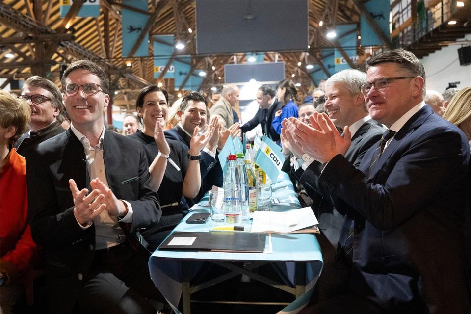 Beim Politischen Aschermittwoch geht es traditionell zünftig zu.Marijan Murat/dpa