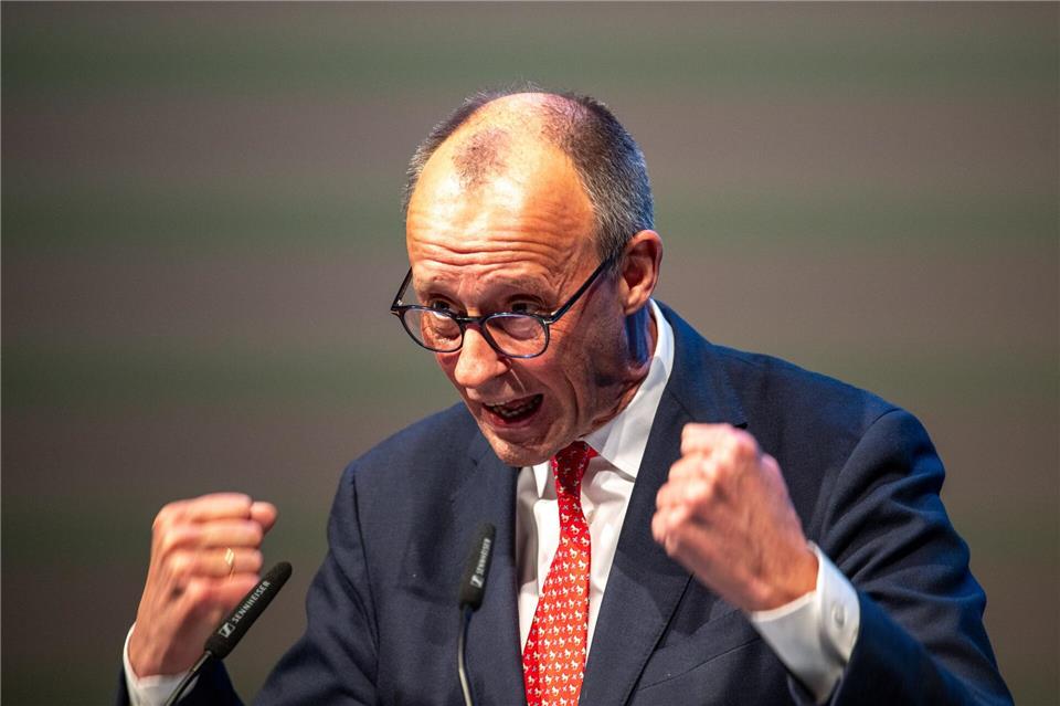 Beim Politischen Aschermittwoch in Trier gab sich Merz kämpferisch.Harald Tittel/dpa