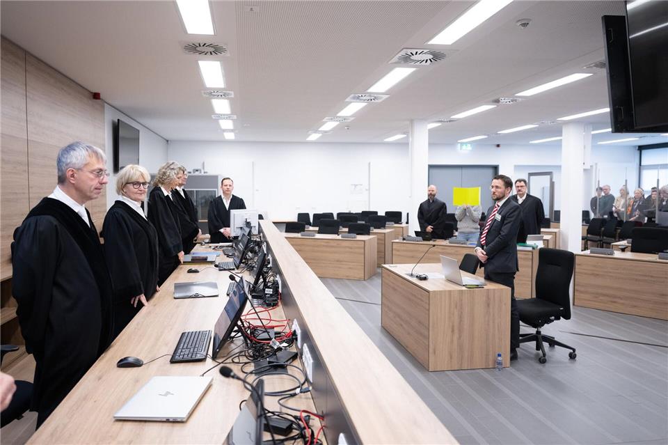 Beim Prozess am Oberlandesgericht Dresden gegen die mutmaßliche NSU-Unterstützerin Susann E. sagte Zschäpe als Zeugin aus. (Archivbild)Sebastian Kahnert/dpa