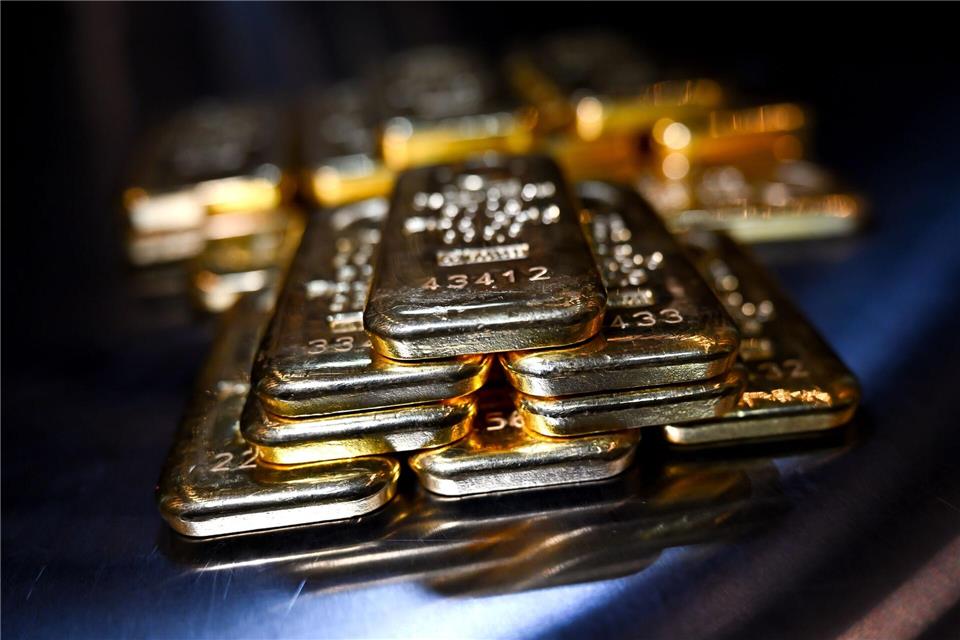 Beim Rasenmähen fand ein Klärwärter im sächsischen Bannewitz einen kleinen Goldschatz. (Symbolbild)Sven Hoppe/dpa